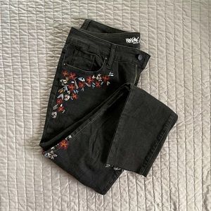 Black Floral Embroidered Skinny Jeans